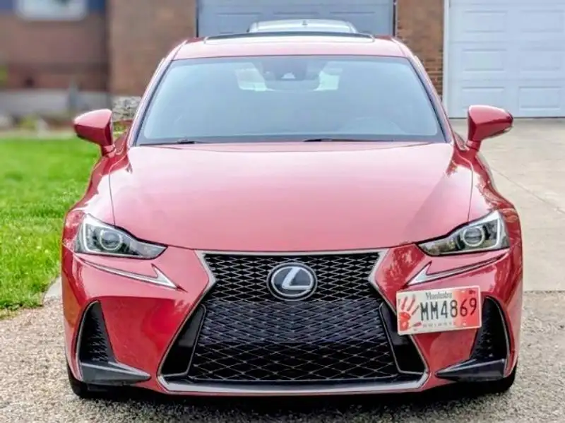 2017 Lexus IS, 89 000 km, dovoz Kanada — foto 5 z 10