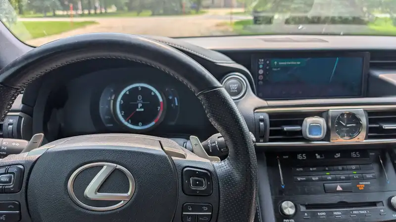 2017 Lexus IS, 89 000 km, dovoz Kanada — foto 6 z 10