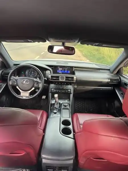 2014 Lexus IS, bílá, 282 098 km, dovoz Kanada — foto 3 z 3