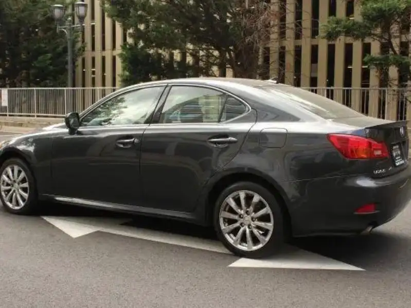 2006 Lexus IS, 305 000 km, dovoz Kanada — foto 4 z 6