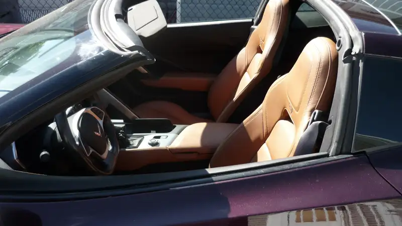 2017 Chevrolet Corvette Stingray, béžová, 28 500 km, dovoz Kanada — foto 3 z 10
