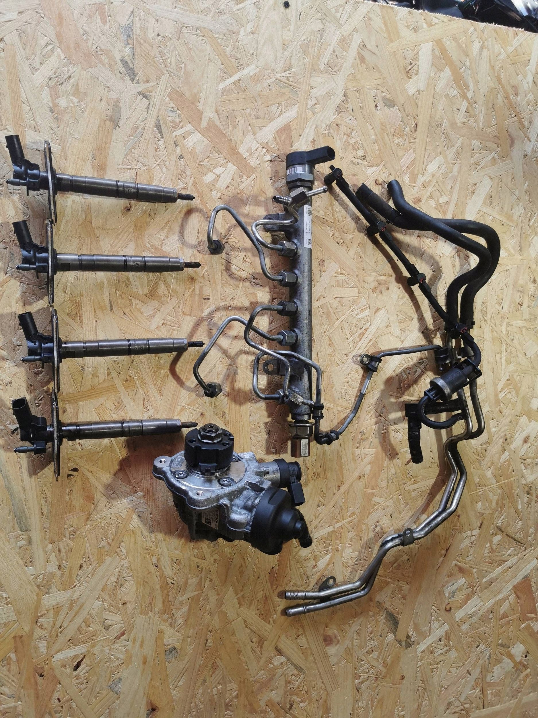 Motor 0445010507 — Seat Exeo 2.0 TDI, Skladem v EU — foto 1