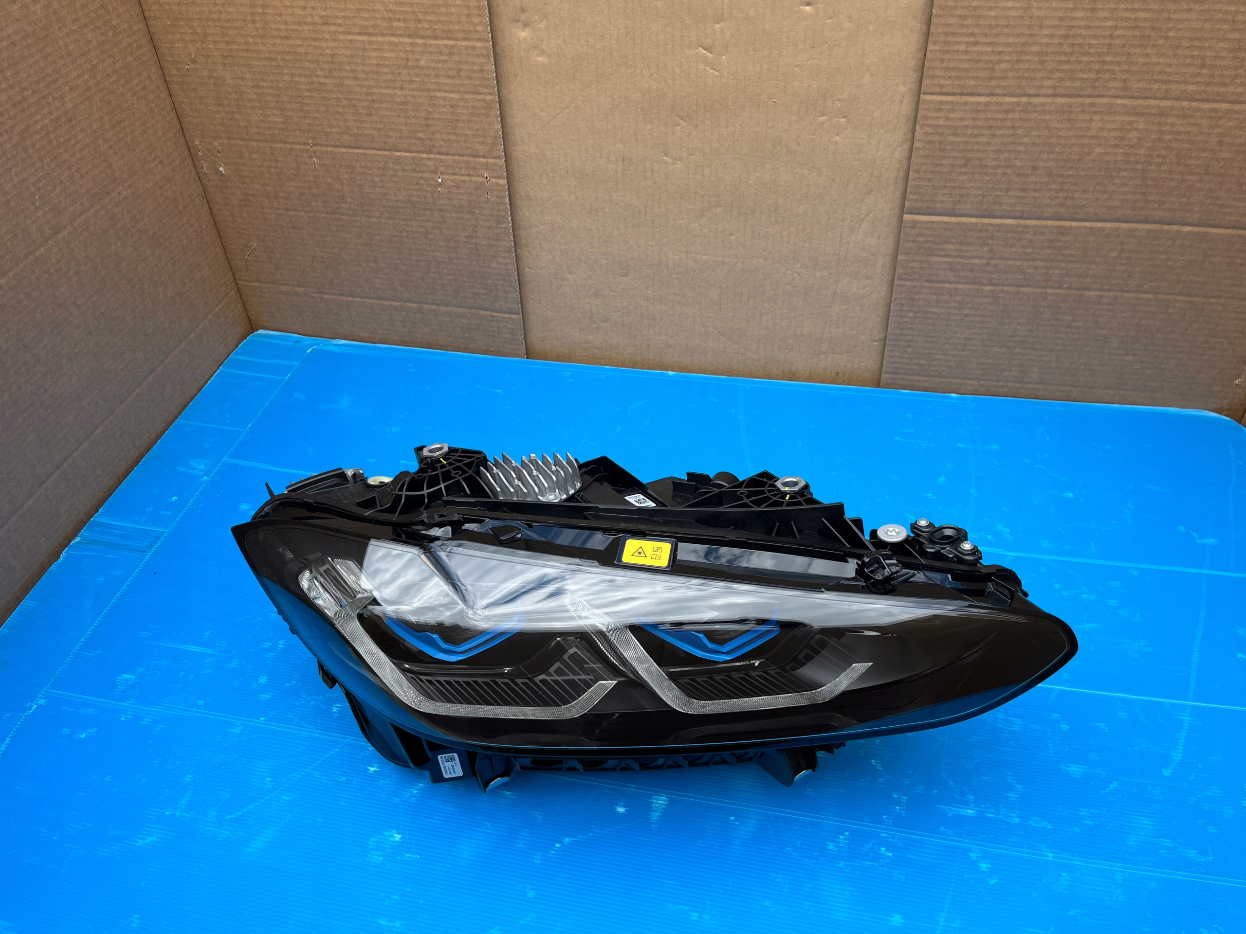 Světlomet — BMW M4, černá, dovoz Skladem v EU — foto 4 z 16
