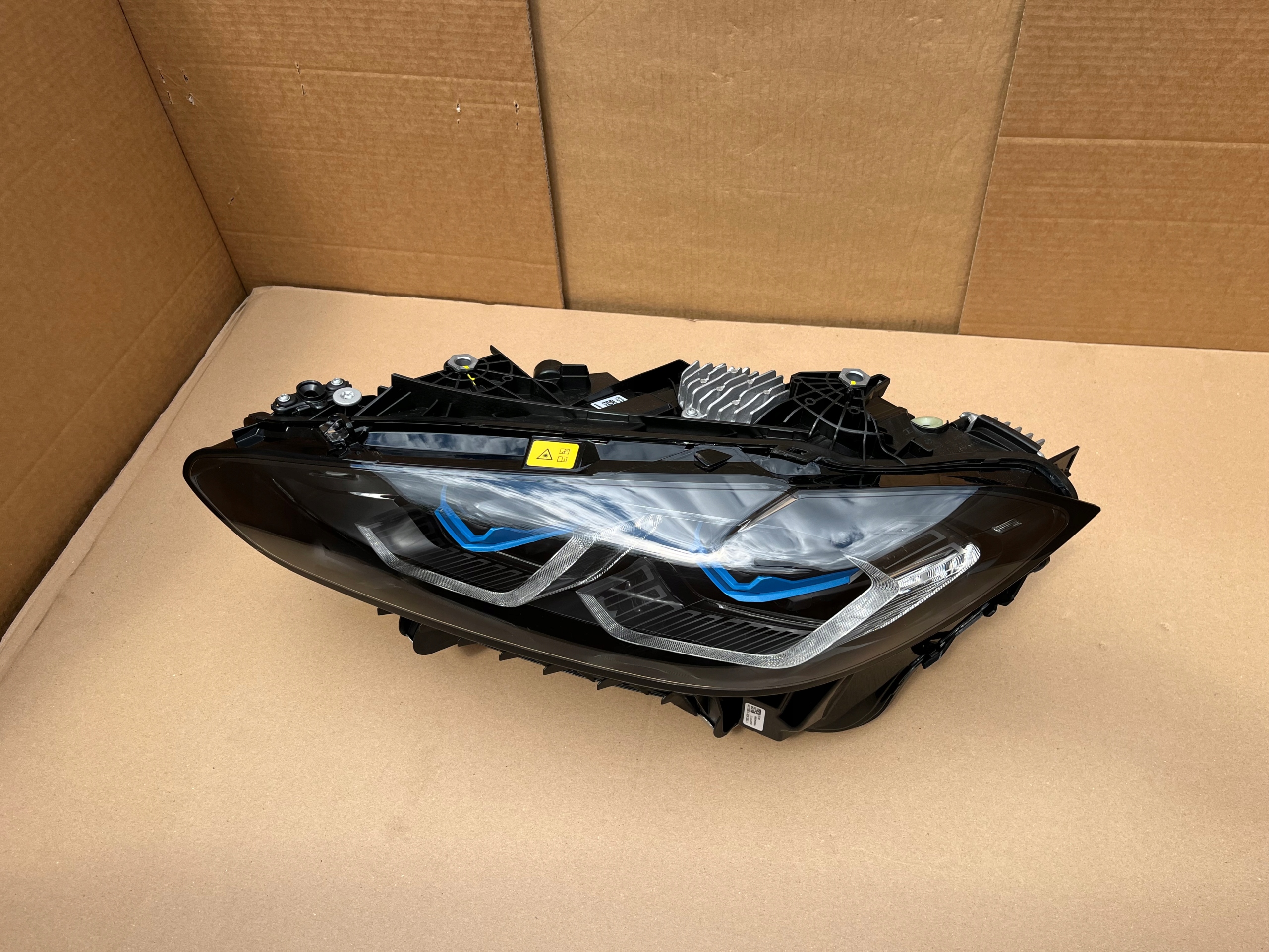 Světlomet — BMW M4, černá, dovoz Skladem v EU — foto 12 z 12