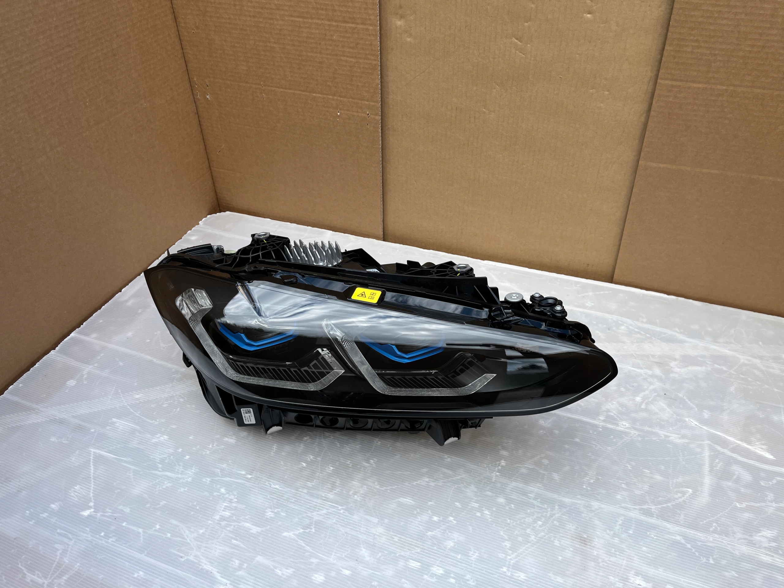 Světlomet — BMW M3, černá, Skladem v EU — foto 3 z 15