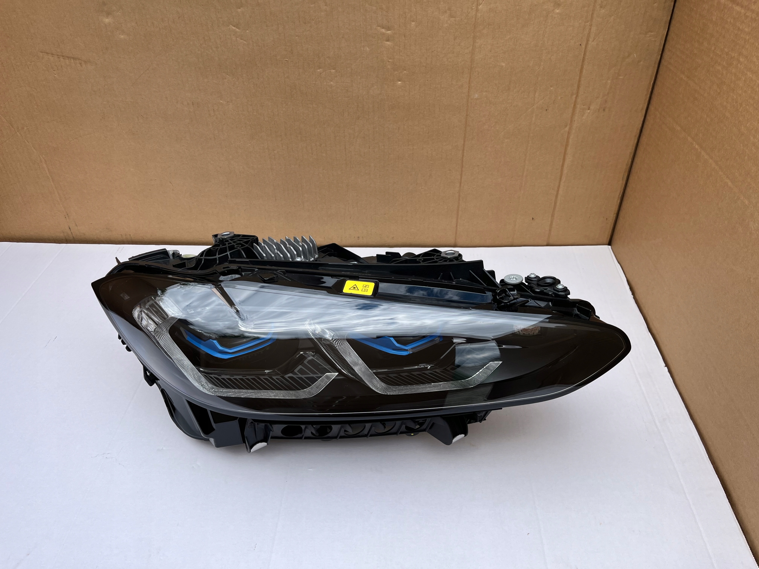 Laserový světlomet — BMW M3, černá, dovoz Skladem v EU — foto 3 z 13