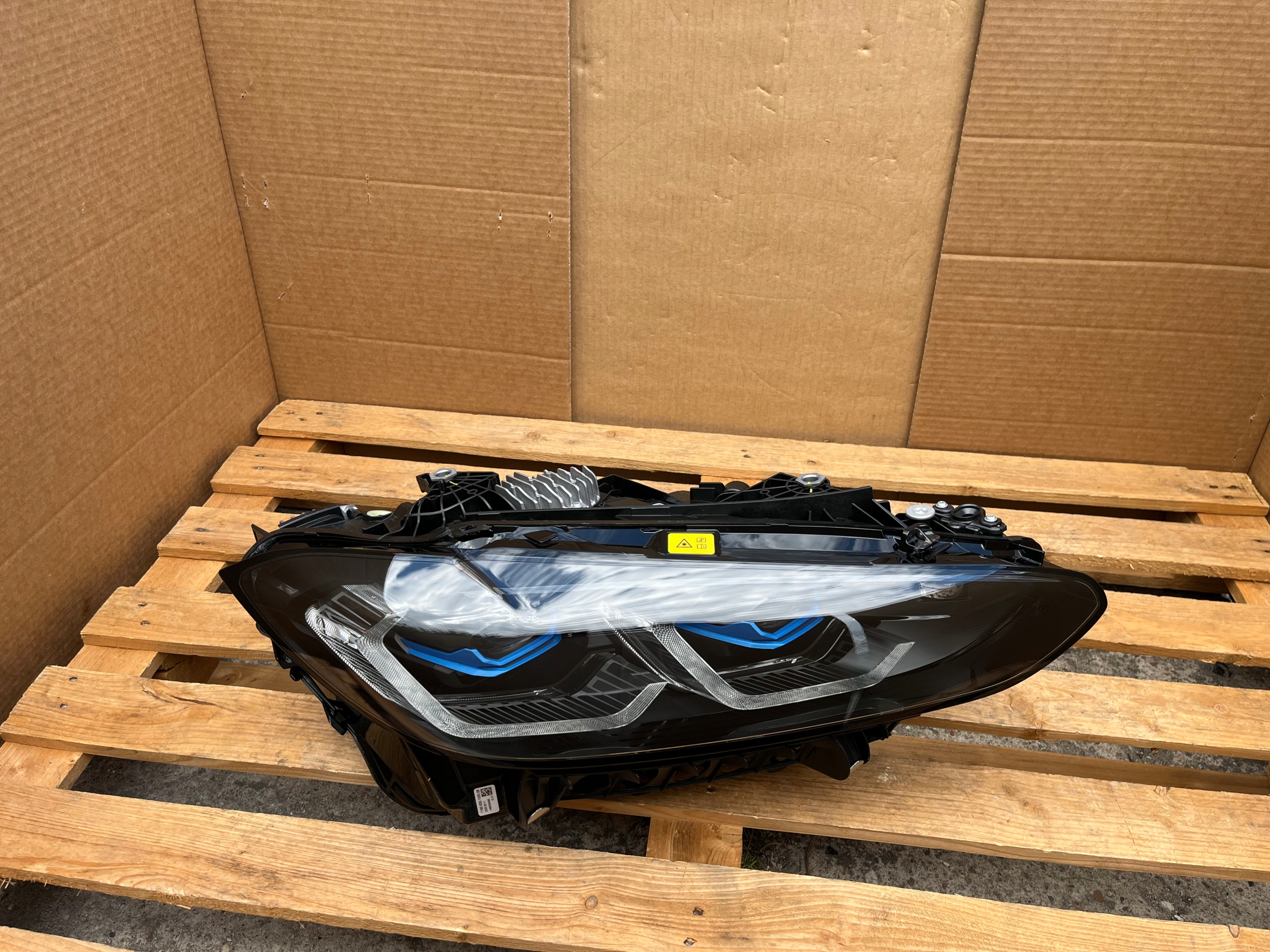 Světlomet — BMW M4, černá, Skladem v EU — foto 3 z 15
