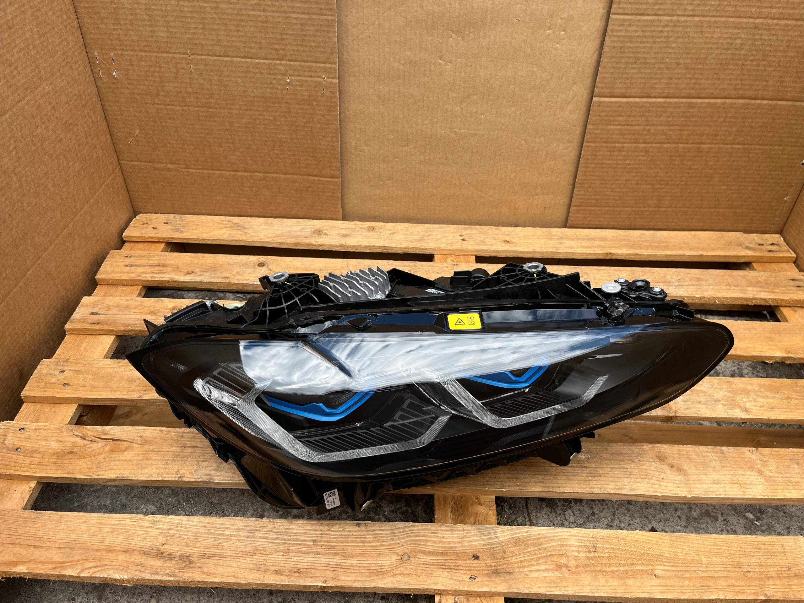 Světlomet — BMW M4, černá, Skladem v EU — foto 4 z 15