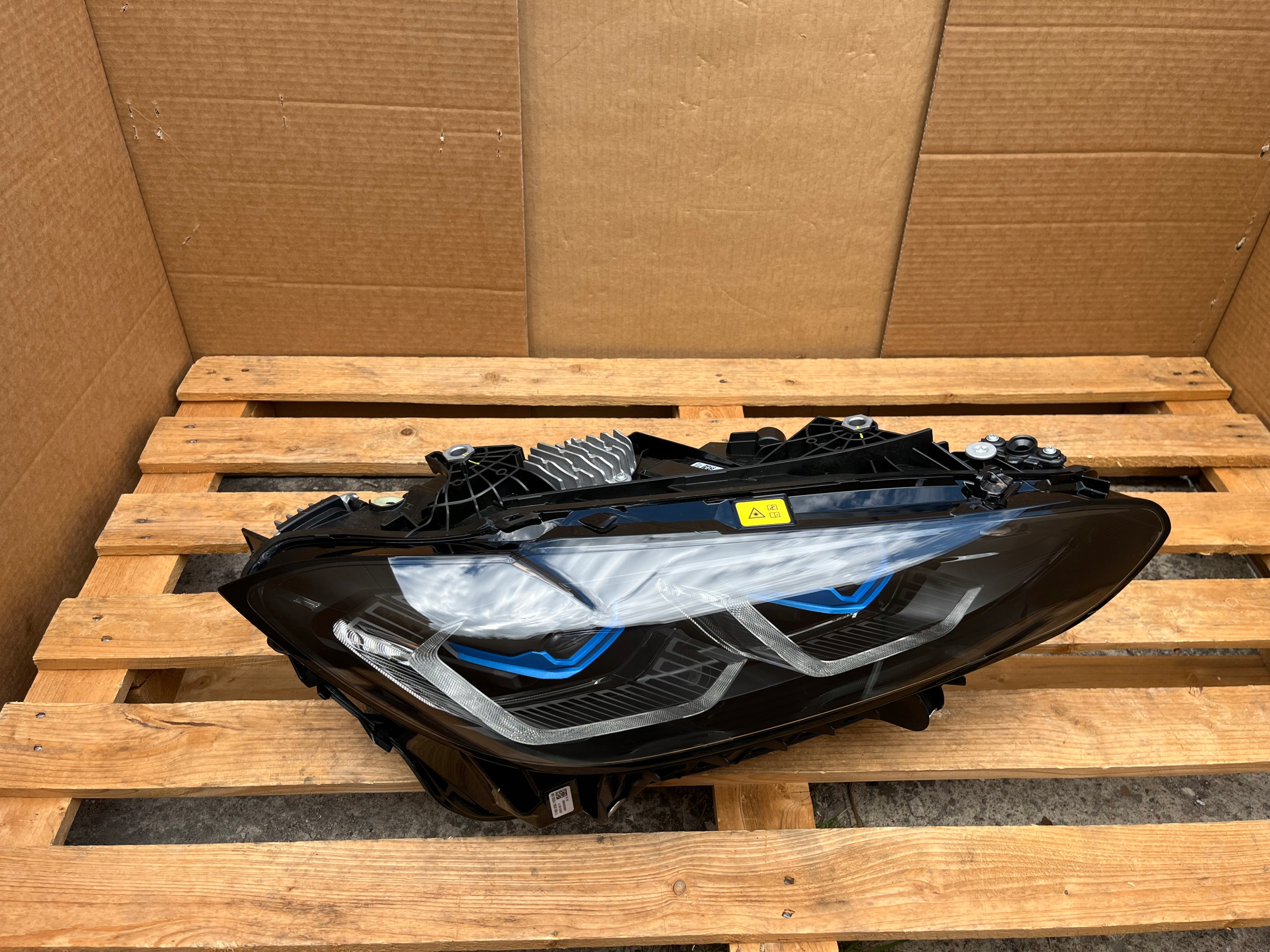 Světlomet — BMW M4, černá, Skladem v EU — foto 12 z 12