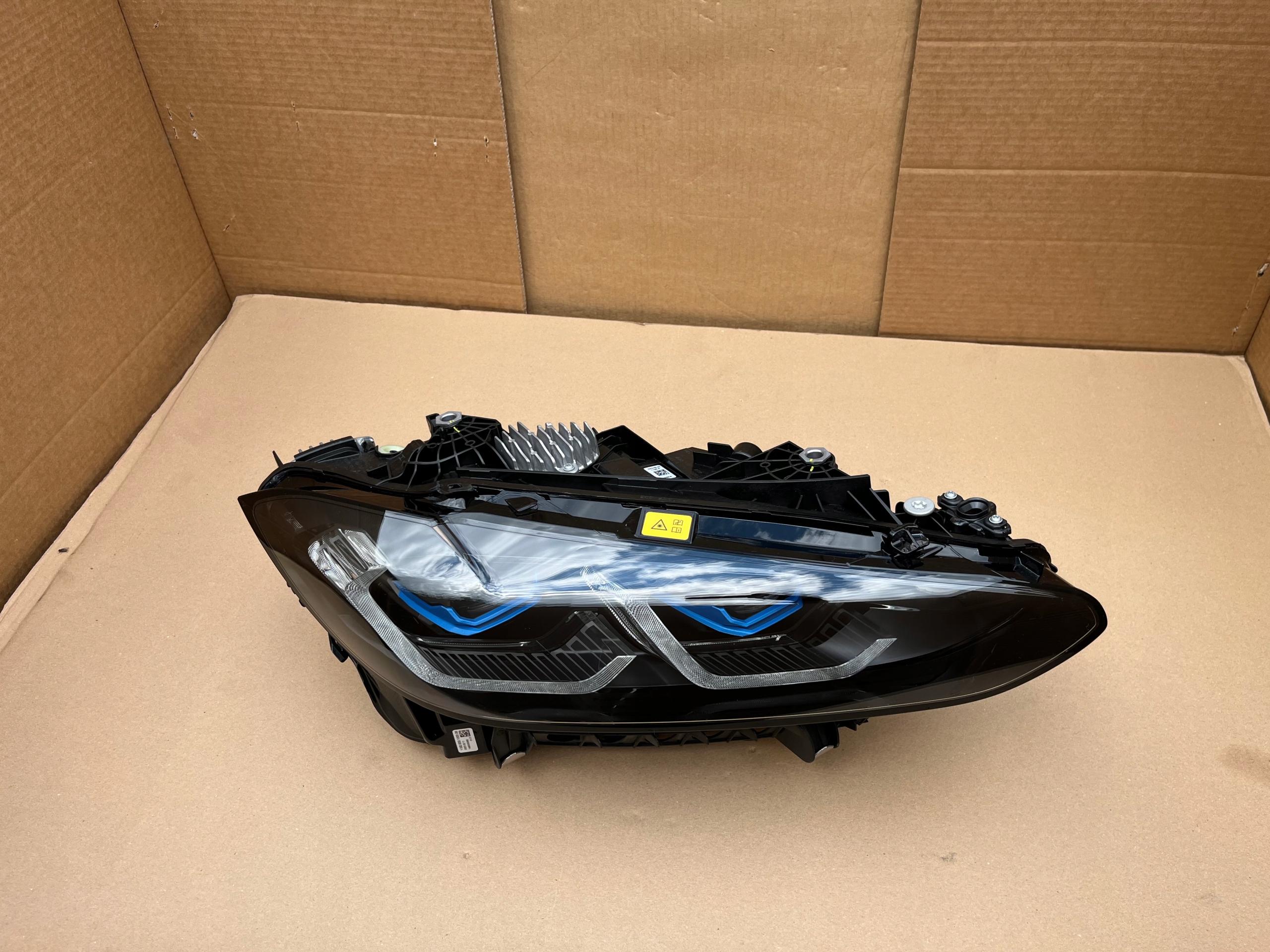 Světlomet — BMW M4, černá, Skladem v EU — foto 16 z 16