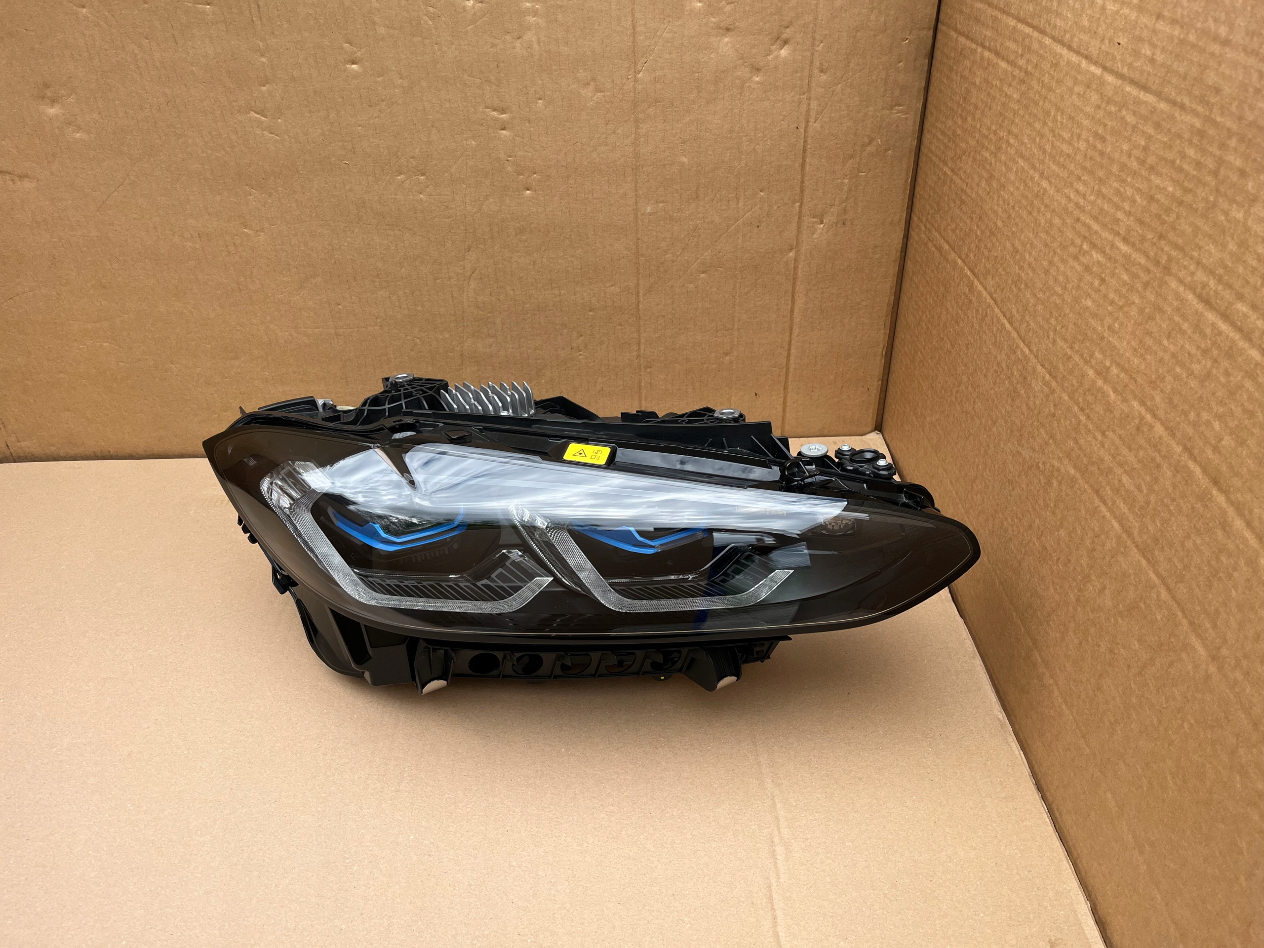Laserový světlomet — BMW M3, černá, dovoz Skladem v EU — foto 13 z 13