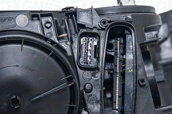 Světlomet 711451000053 — BMW M4, Skladem v EU — foto 2 z 2