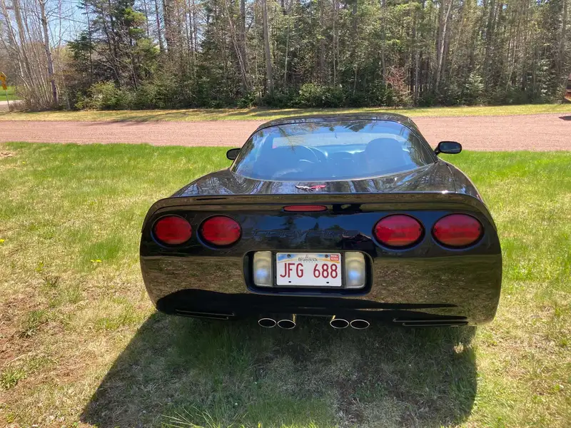 2002 Chevrolet Corvette, černá, 119 000 km, dovoz Kanada — foto 2 z 4