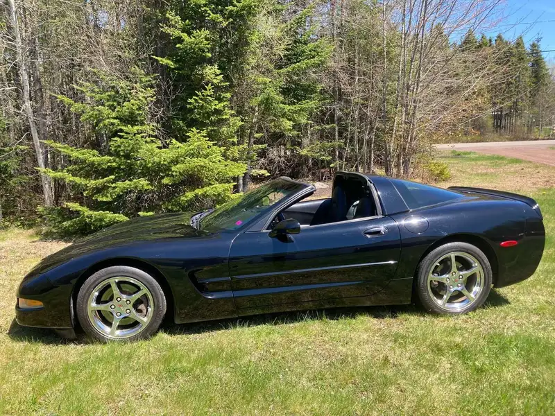 2002 Chevrolet Corvette, černá, 119 000 km, dovoz Kanada — foto 3 z 4