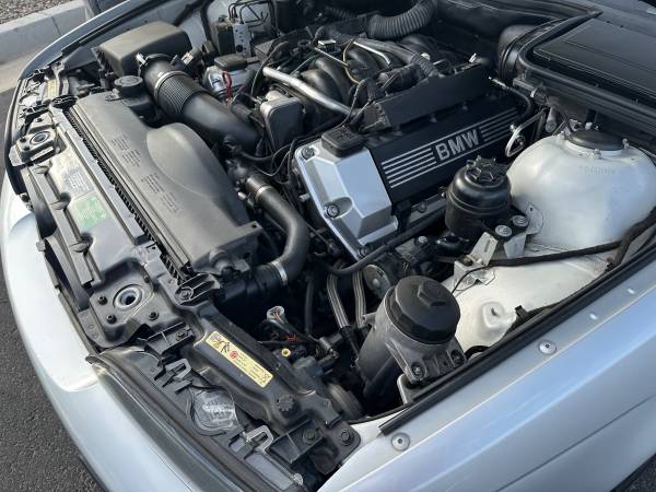 OEM komponent — BMW M5, stříbrná, dovoz USA — foto 4 z 12