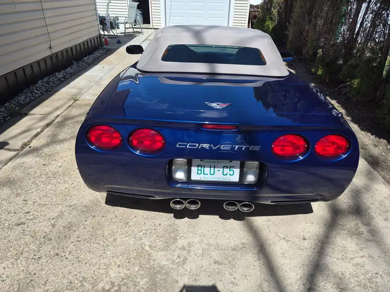 2004 Chevrolet Corvette, modrá, 60 900 km, dovoz Kanada — foto 5 z 9