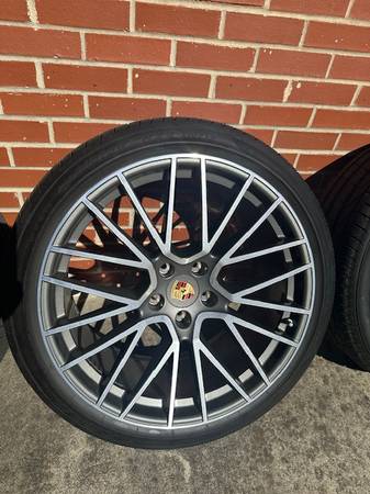 Kola — Porsche Cayenne, dovoz USA — foto 3 z 12