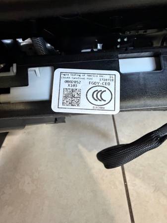 Sedačky — BMW X7, černá, dovoz USA — foto 4 z 8