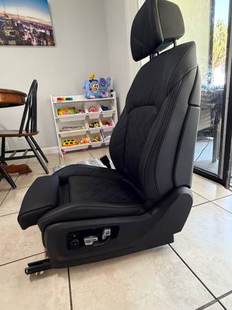 Sedačky — Seat, černá, dovoz USA — foto 6 z 8