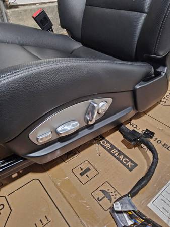 Sedačky — Seat, černá, dovoz USA — foto 6 z 12