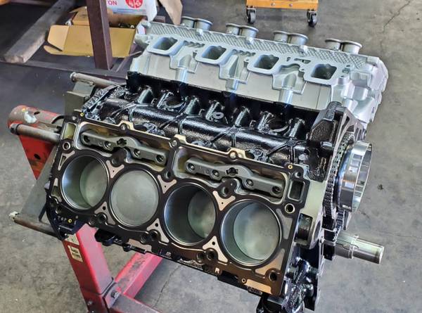 Kompletní motor — Jeep Cherokee 5.7, dovoz USA — foto 3 z 12