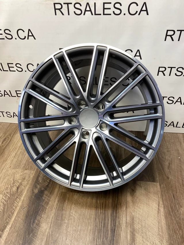 Kola — Audi Q7, dovoz Kanada — foto 3 z 5