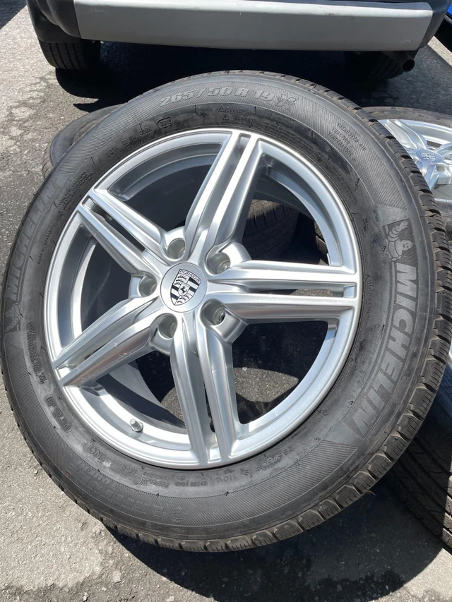 Kola — Porsche Cayenne, dovoz Kanada — foto 2 z 5