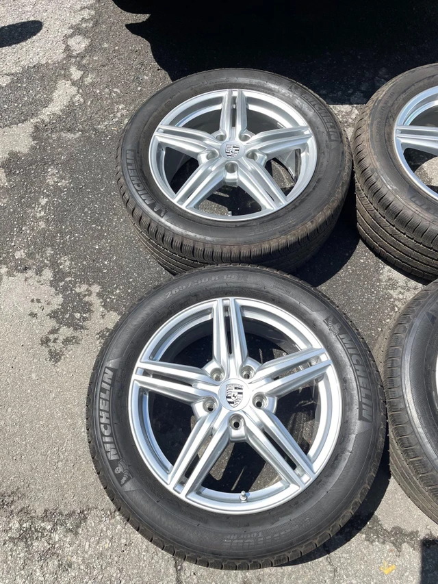 Kola — Porsche Cayenne, dovoz Kanada — foto 3 z 5