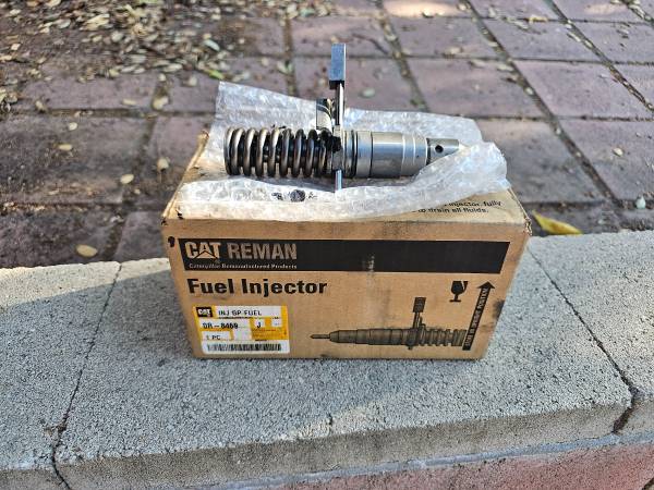 Vstřikovač Cat — Caterpillar, dovoz USA — foto 2 z 12