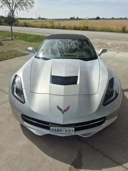 2017 Chevrolet Corvette, stříbrná, 60 000 km, dovoz Kanada — foto 2 z 8