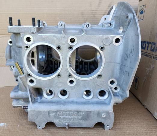Motor — Case, dovoz USA — foto 2 z 3