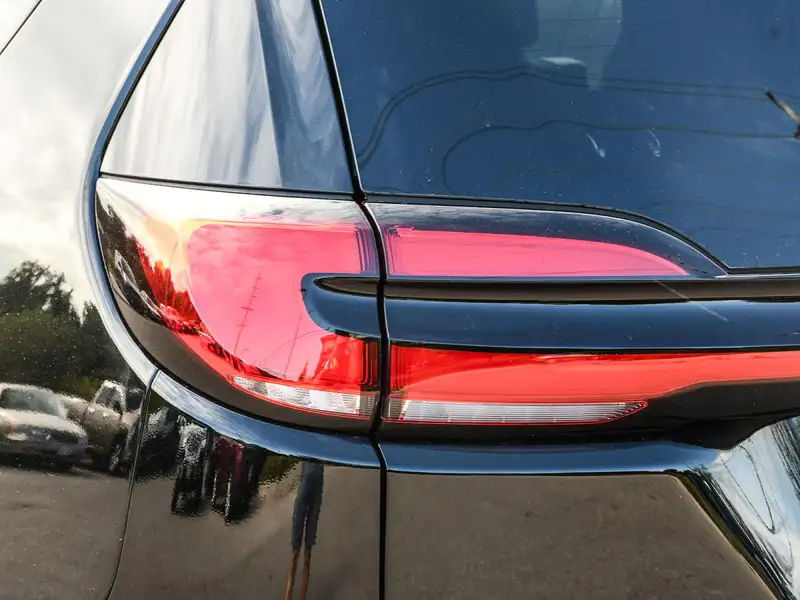 2027 Chrysler Pacifica Select, černá, 0 km, dovoz Kanada — foto 6 z 12