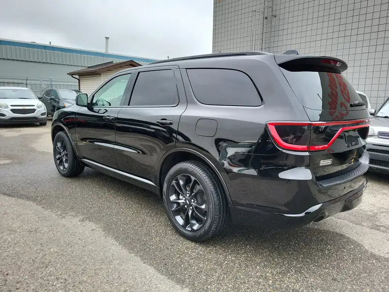 2026 Dodge Durango GT Plus, černá, 8 917 km, dovoz Kanada — foto 2 z 12