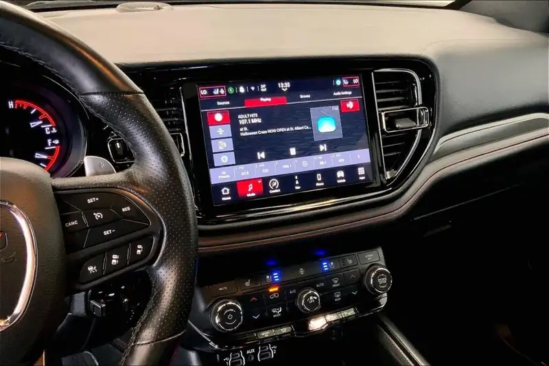 2025 Dodge Durango, černá, 75 615 km, dovoz Kanada — foto 6 z 12