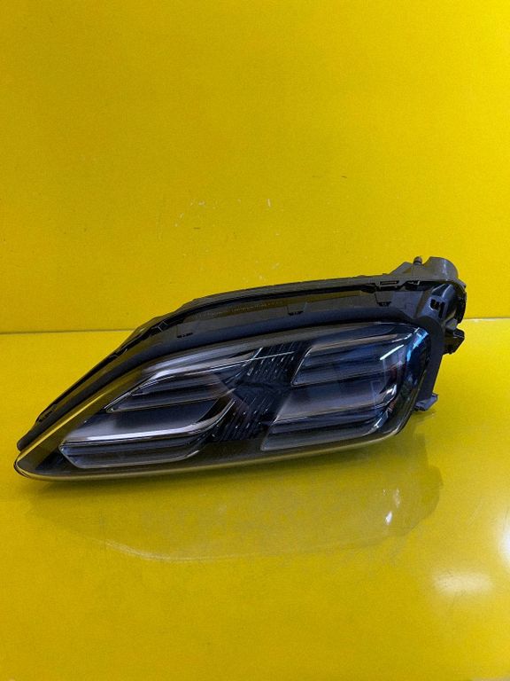 95C941009G Porsche Macan (95C) světlomet, Skladem v EU — foto 1