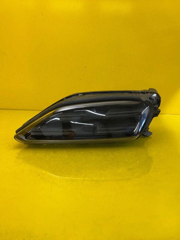 95C941005G Porsche Macan (95C) světlomet, Skladem v EU — foto 1