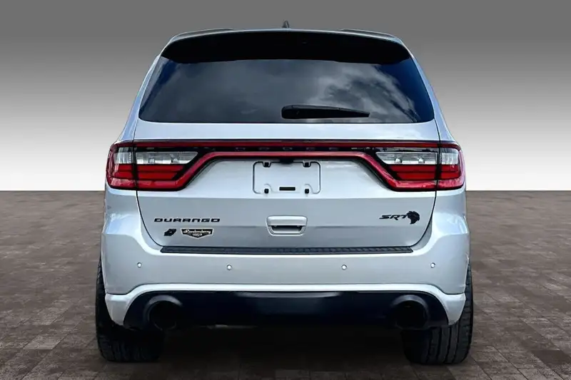 2025 Dodge Durango Srt Hellcat Silve, stříbrná, 27 822 km, dovoz Kanada — foto 4 z 12