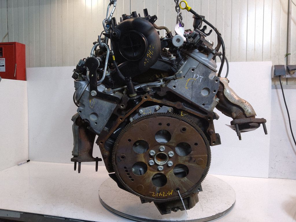 Cadillac Escalade Engine, Skladem v EU — foto 1
