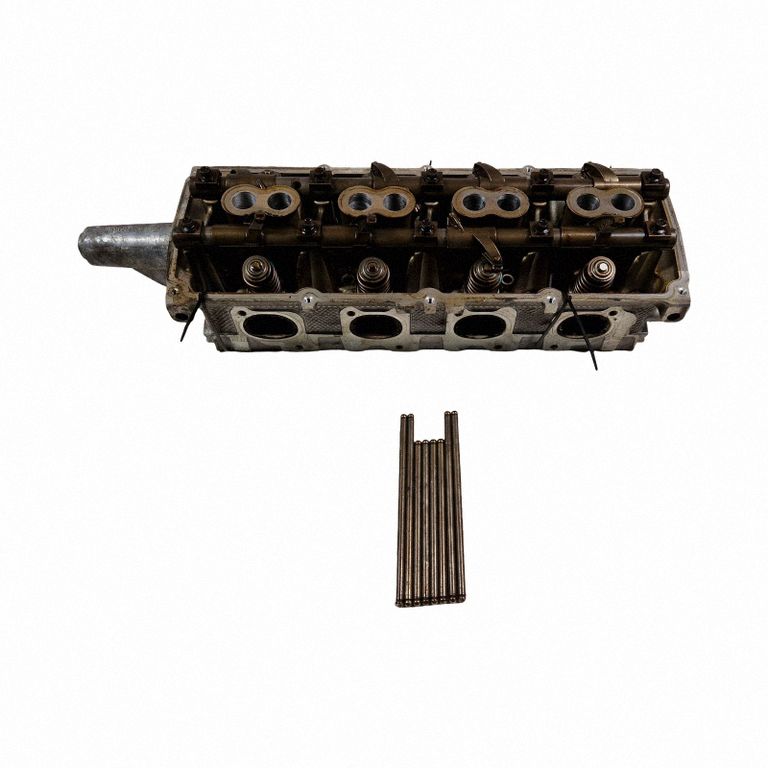 05037369 Dodge Charger Engine head, Skladem v EU — foto 1