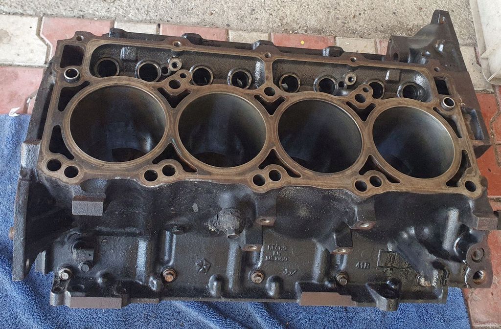 Dodge Charger Engine block, Skladem v EU — foto 1