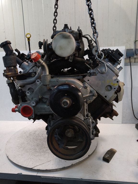 Cadillac Escalade Engine, Skladem v EU — foto 1