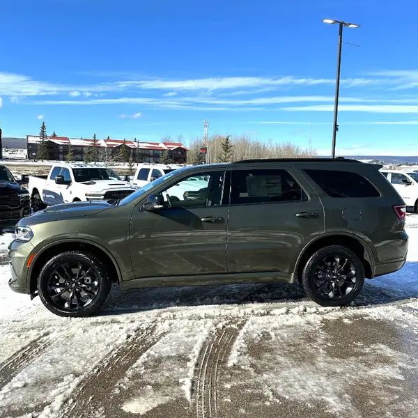 2026 Dodge Durango GT PLUS, zelená, 25 km, dovoz Kanada — foto 4 z 12