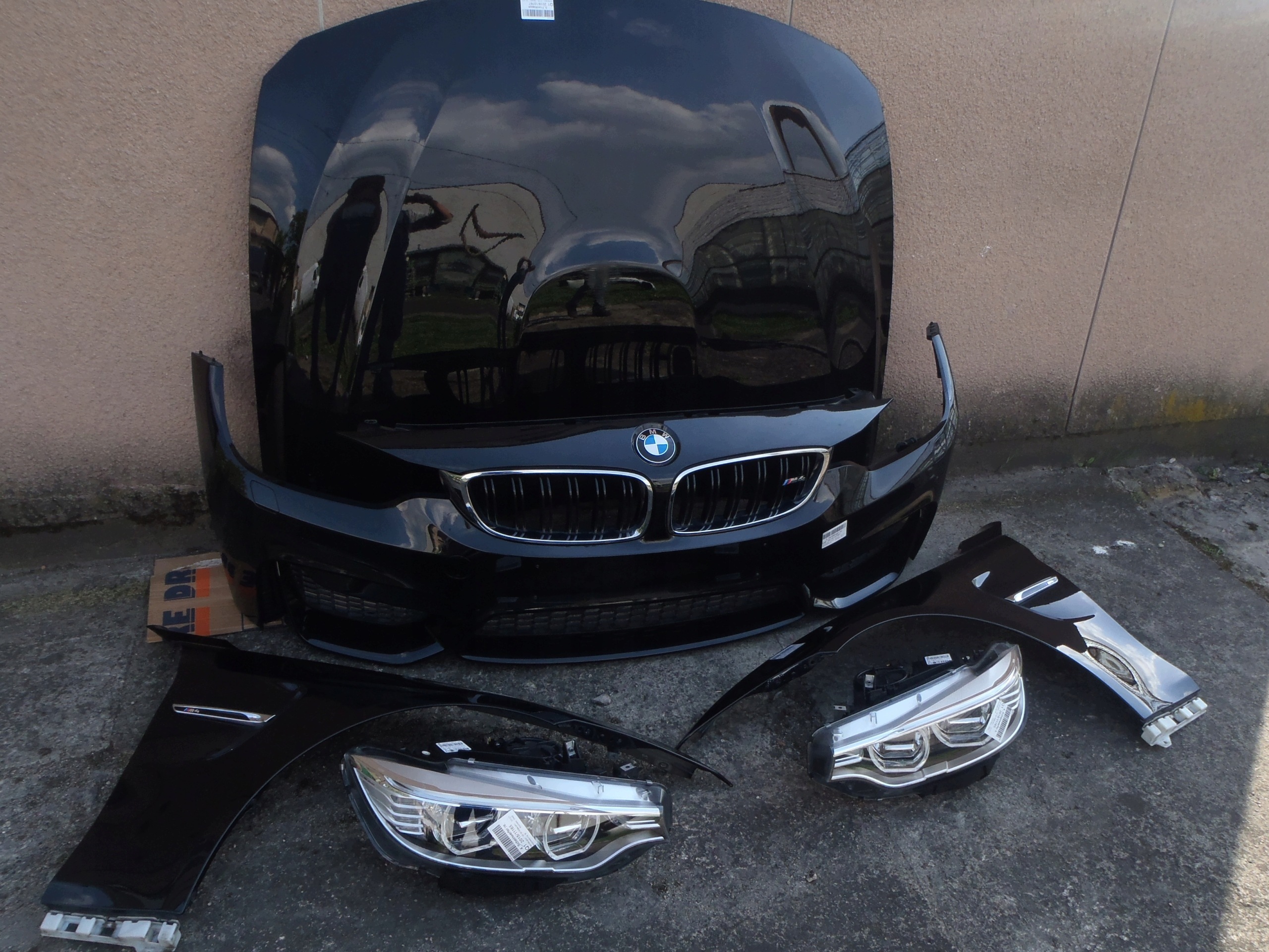 Komplet předek — BMW M3, Skladem v EU — foto 1