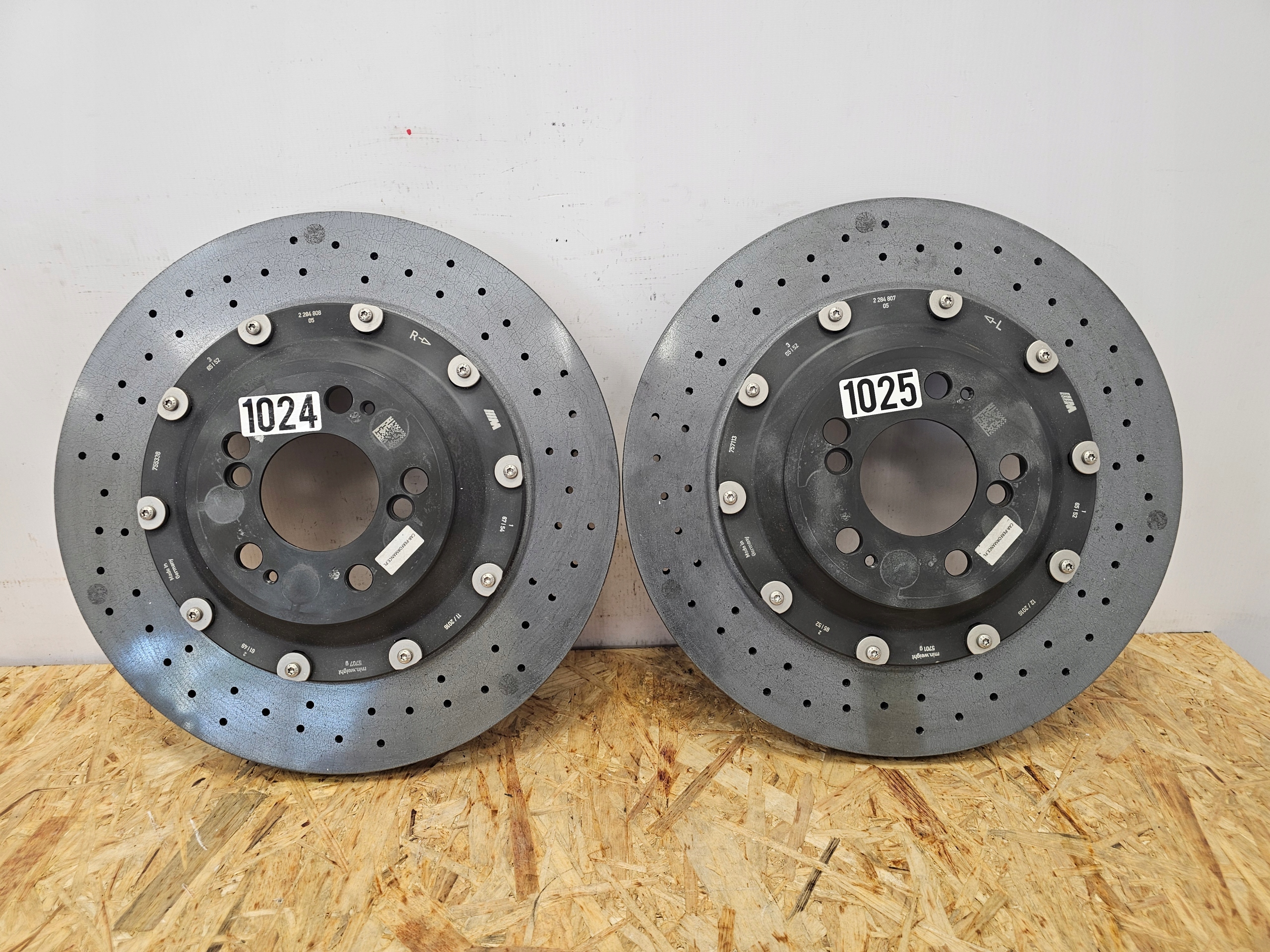 OEM komponent — BMW M3, Skladem v EU — foto 1