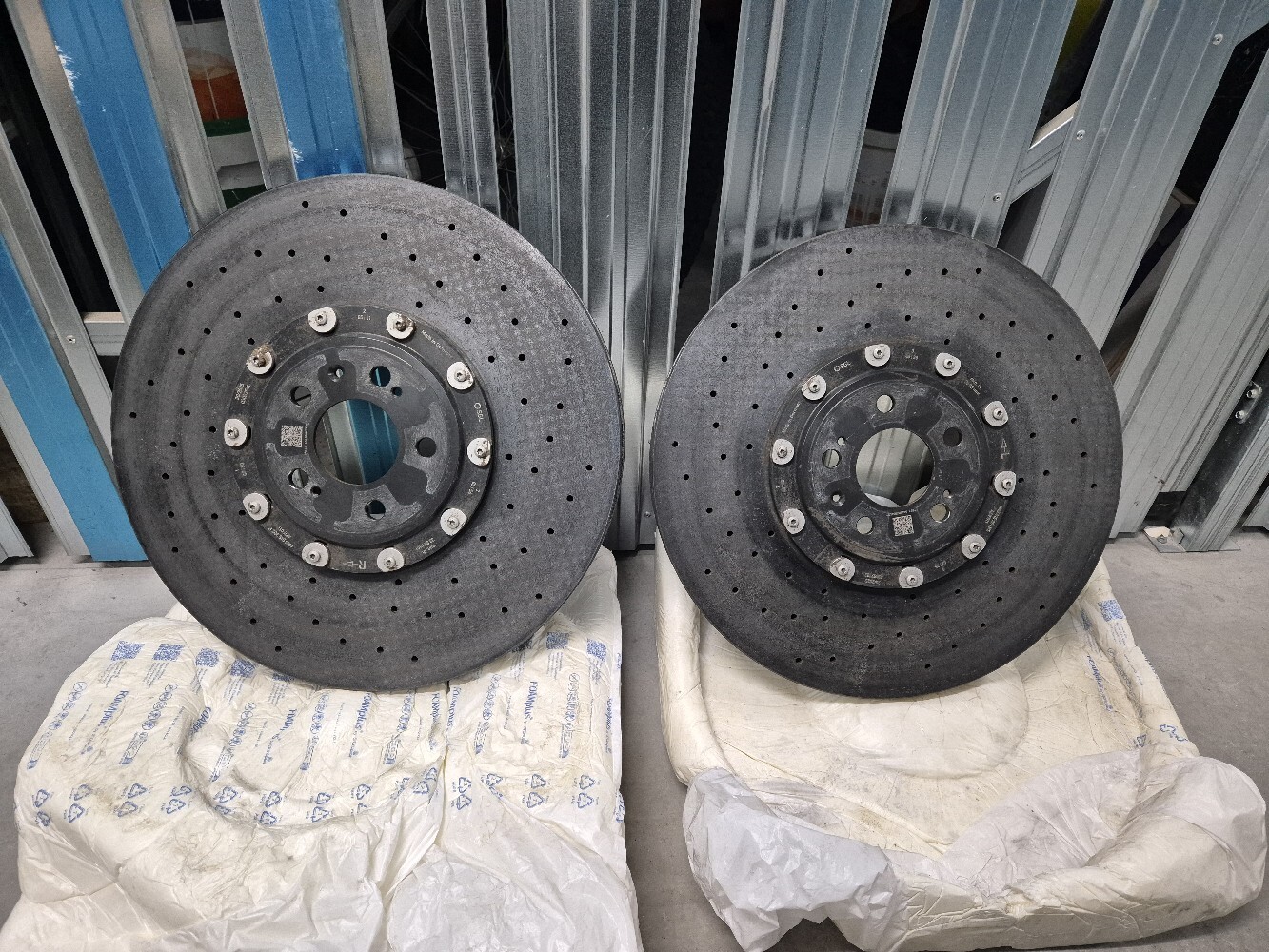 OEM komponent — Audi Q7, Skladem v EU — foto 1