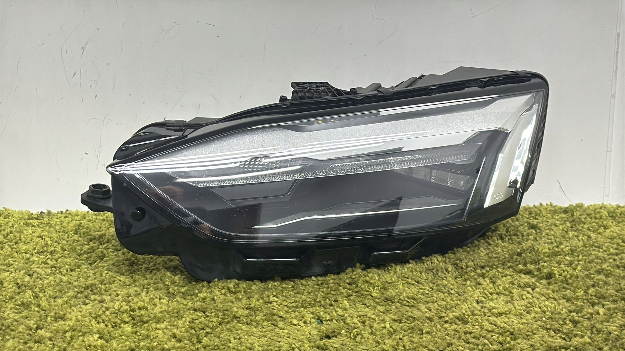 Světlomet — BMW, Skladem v EU — foto 1