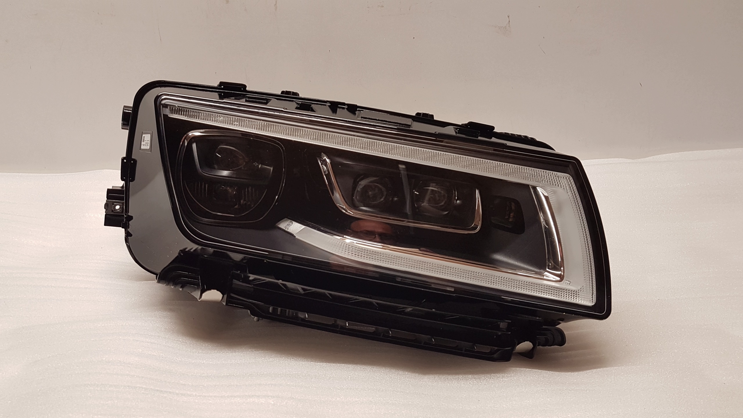 Světlomet — BMW, Skladem v EU — foto 1