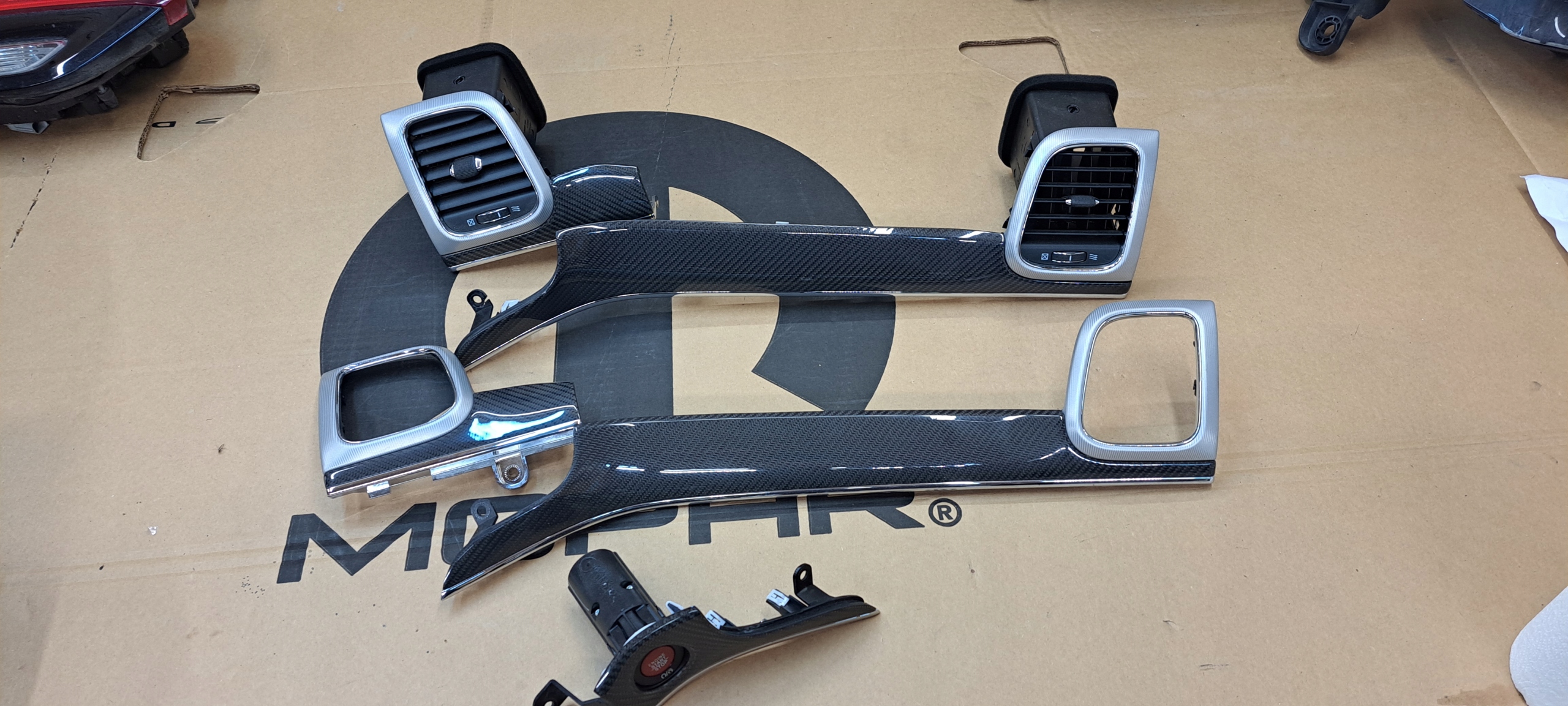 OEM komponent — Jeep Cherokee, Skladem v EU — foto 1