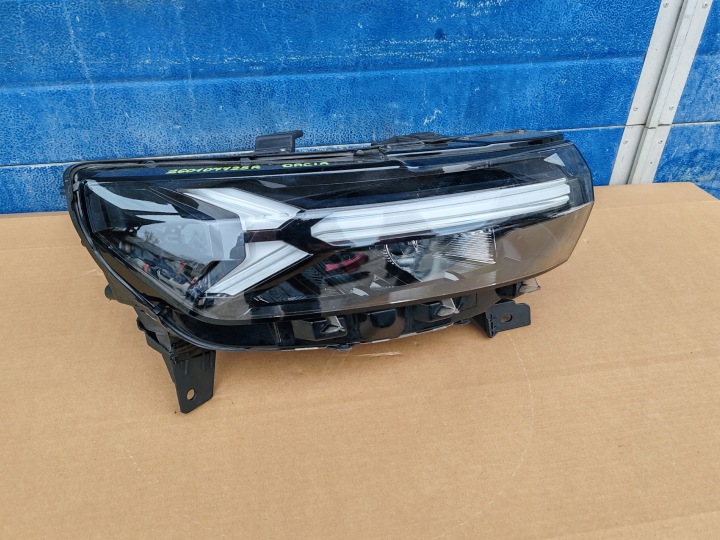 Světlomet 260107725R — Renault, Skladem v EU — foto 1