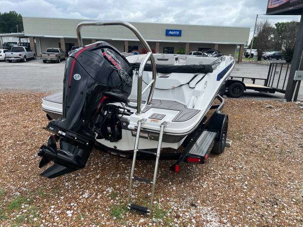2024 Hurricane, dovoz USA — foto 2 z 4